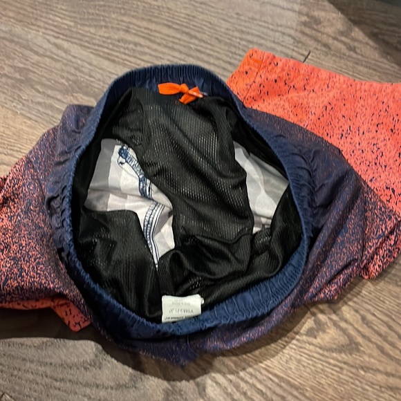 Under Armour sz S youth swim shorts - Picture 3 of 5